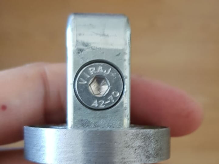 Bulón de dirección para Kaabo Mantis