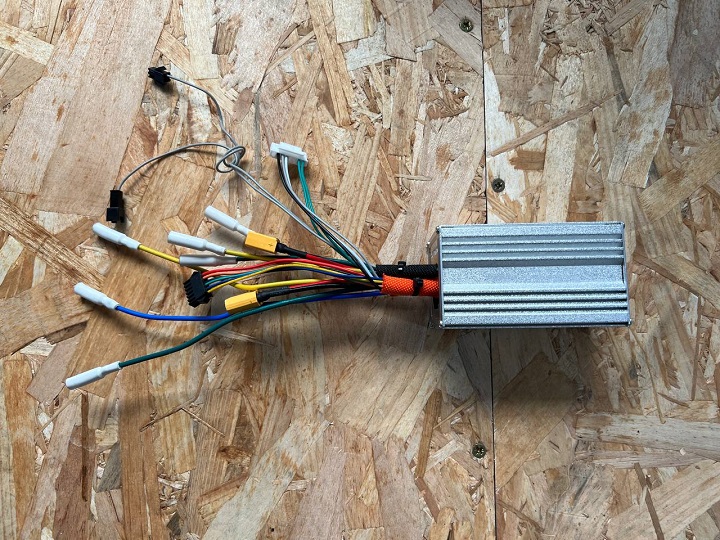 Controladora Minimotors 60V 2*27A