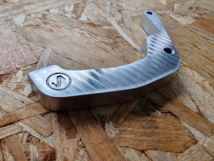 Soporte pinza de freno JAVA para Kaabo Wolf 