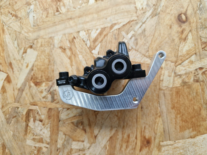 Soporte pinza de freno JAVA para Kaabo Wolf 