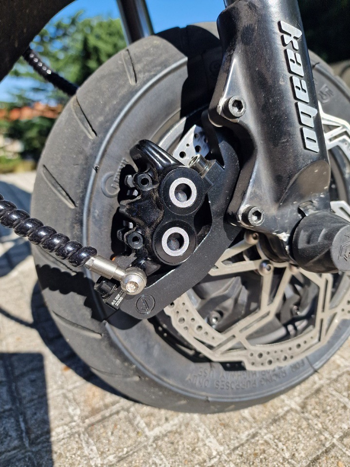 Soporte pinza de freno JAVA para Kaabo Wolf 